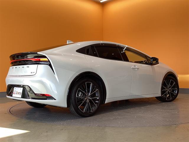 プリウス Ｚ　全周囲カメラ　デジタルインナーミラー　オートクルーズコントロール　レーンアシスト　パークアシスト　衝突被害軽減システム　アルミホイール　オートマチックハイビーム　オートライト　ＬＥＤヘッドランプ（15枚目）