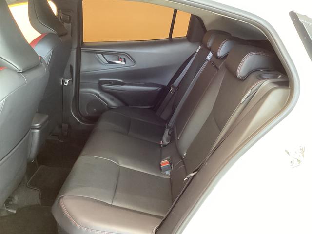 プリウス Ｚ　全周囲カメラ　デジタルインナーミラー　オートクルーズコントロール　レーンアシスト　パークアシスト　衝突被害軽減システム　アルミホイール　オートマチックハイビーム　オートライト　ＬＥＤヘッドランプ（30枚目）