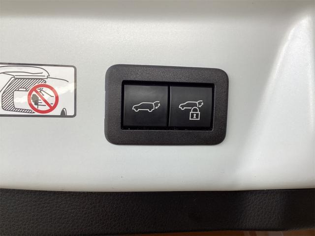 プリウス Ｚ　全周囲カメラ　デジタルインナーミラー　オートクルーズコントロール　レーンアシスト　パークアシスト　衝突被害軽減システム　アルミホイール　オートマチックハイビーム　オートライト　ＬＥＤヘッドランプ（32枚目）