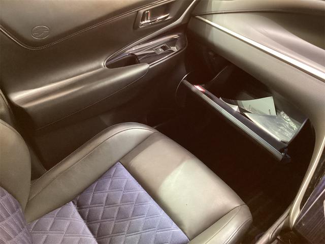 ハリアー プログレス　スタイルブルーイッシュ　全周囲カメラ　クリアランスソナー　オートクルーズコントロール　レーンアシスト　パワーシート　衝突被害軽減システム　ナビ　ＴＶ　オートマチックハイビーム　オートライト（32枚目）