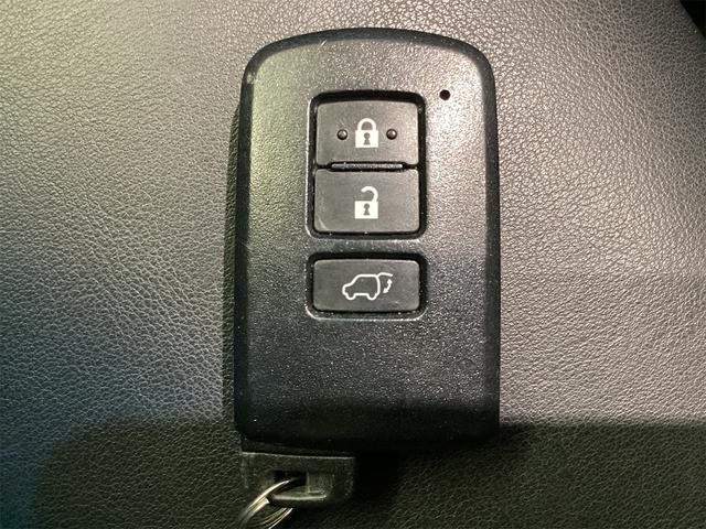 ハリアー プログレス　スタイルブルーイッシュ　全周囲カメラ　クリアランスソナー　オートクルーズコントロール　レーンアシスト　パワーシート　衝突被害軽減システム　ナビ　ＴＶ　オートマチックハイビーム　オートライト（40枚目）