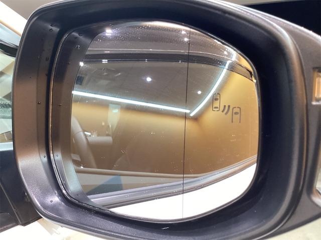 トヨタ プリウス 24枚目