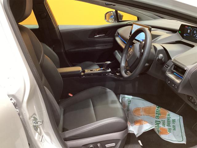 プリウス Z クリアランスソナー レーンアシスト オートクルーズコントロール 衝突被害軽減システム 全周囲カメラ ナビ TV アルミホイール オートマチックハイビーム オートライト LEDヘッドランプ サンルーフ(31枚目)