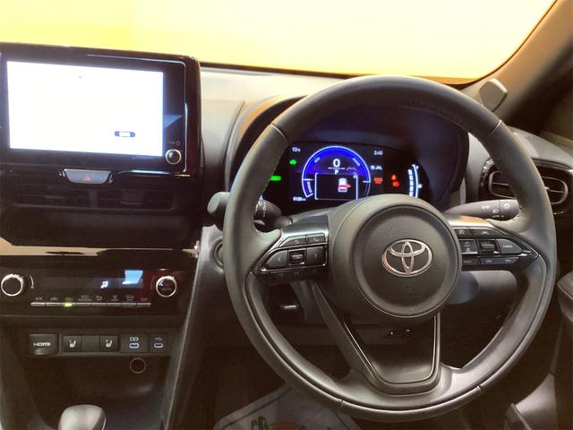 ヤリスクロス ハイブリッドZ 全周囲カメラ クリアランスソナー オートクルーズコントロール ナビ TV オートマチックハイビーム オートライト アルミホイール スマートキー 電動格納ミラー シートヒーター(11枚目)