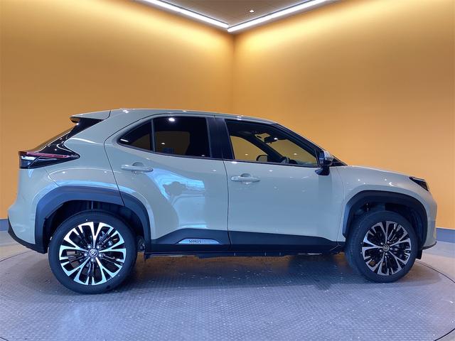 ヤリスクロス ハイブリッドZ 全周囲カメラ クリアランスソナー オートクルーズコントロール ナビ TV オートマチックハイビーム オートライト アルミホイール スマートキー 電動格納ミラー シートヒーター(16枚目)