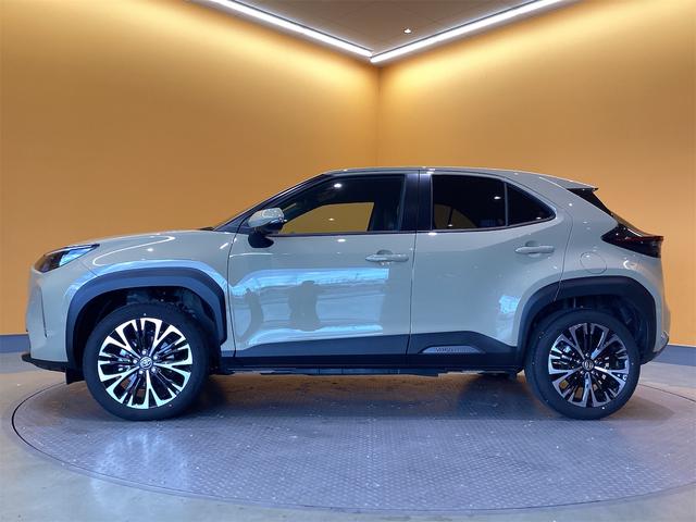 ヤリスクロス ハイブリッドZ 全周囲カメラ クリアランスソナー オートクルーズコントロール ナビ TV オートマチックハイビーム オートライト アルミホイール スマートキー 電動格納ミラー シートヒーター(20枚目)