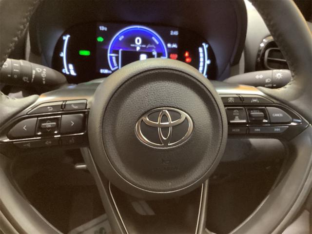 ヤリスクロス ハイブリッドZ 全周囲カメラ クリアランスソナー オートクルーズコントロール ナビ TV オートマチックハイビーム オートライト アルミホイール スマートキー 電動格納ミラー シートヒーター(37枚目)