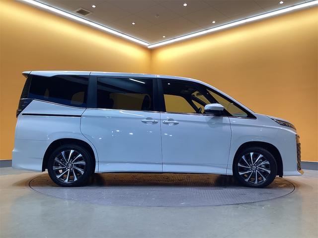 トヨタ ヴォクシー 15枚目