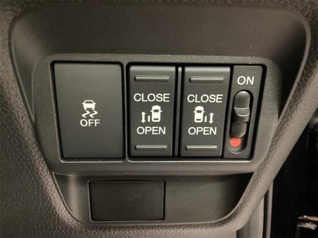 フリード エアー　ＥＸ　バックカメラ　クリアランスソナー　オートクルーズコントロール　レーンアシスト　衝突被害軽減システム　両側電動スライドドア　オートライト　ＬＥＤヘッドランプ　スマートキー　電動格納ミラー　シートヒーター（5枚目）