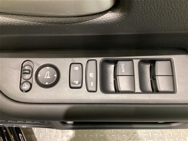 フリード エアー　ＥＸ　バックカメラ　クリアランスソナー　オートクルーズコントロール　レーンアシスト　衝突被害軽減システム　両側電動スライドドア　オートライト　ＬＥＤヘッドランプ　スマートキー　電動格納ミラー　シートヒーター（13枚目）