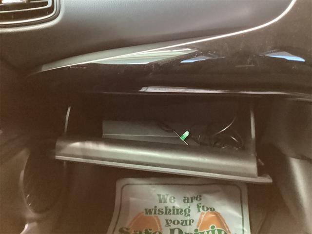 プリウス S ETC ナビ アルミホイール LEDヘッドランプ CVT スマートキー 盗難防止システム CD USB ミュージックプレイヤー接続可 Bluetooth 衝突安全ボディ ABS(13枚目)