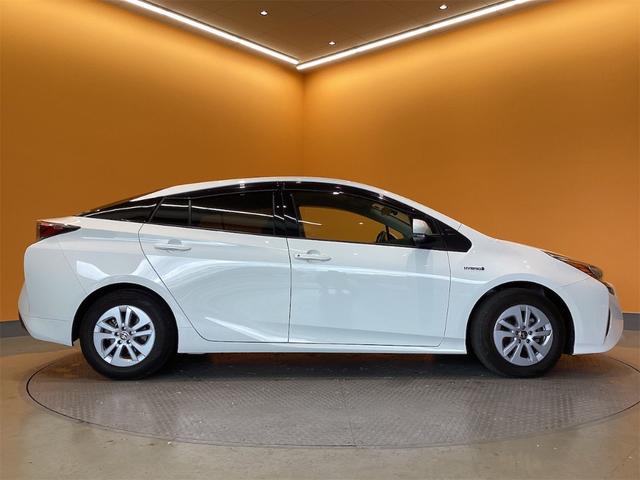 プリウス S ETC ナビ アルミホイール LEDヘッドランプ CVT スマートキー 盗難防止システム CD USB ミュージックプレイヤー接続可 Bluetooth 衝突安全ボディ ABS(19枚目)