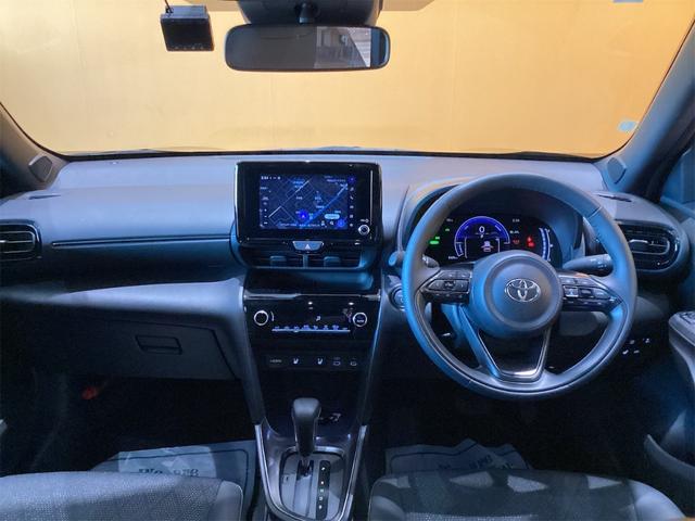 ヤリスクロス ハイブリッドＺ　全周囲カメラ　クリアランスソナー　オートクルーズコントロール　レーンアシスト　パワーシート　衝突被害軽減システム　ナビ　オートマチックハイビーム　オートライト　ＬＥＤヘッドランプ（5枚目）