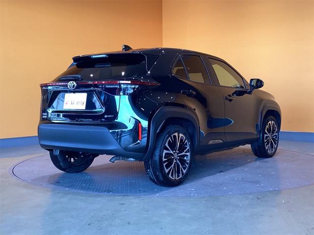 ヤリスクロス ハイブリッドＺ　全周囲カメラ　クリアランスソナー　オートクルーズコントロール　レーンアシスト　パワーシート　衝突被害軽減システム　ナビ　オートマチックハイビーム　オートライト　ＬＥＤヘッドランプ（22枚目）