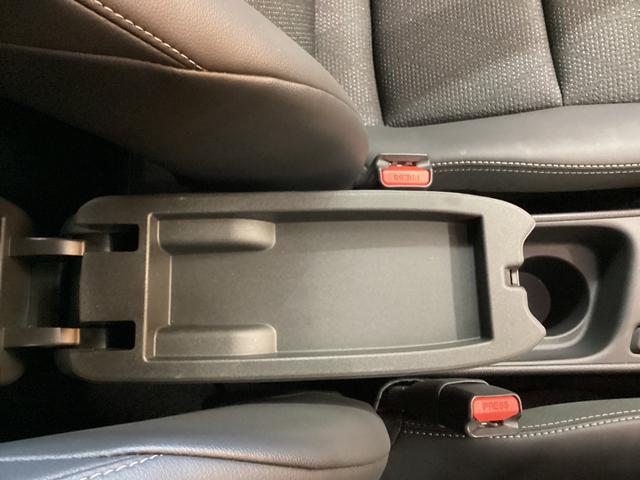 ヤリスクロス ハイブリッドＺ　全周囲カメラ　クリアランスソナー　オートクルーズコントロール　レーンアシスト　パワーシート　衝突被害軽減システム　ナビ　オートマチックハイビーム　オートライト　ＬＥＤヘッドランプ（37枚目）