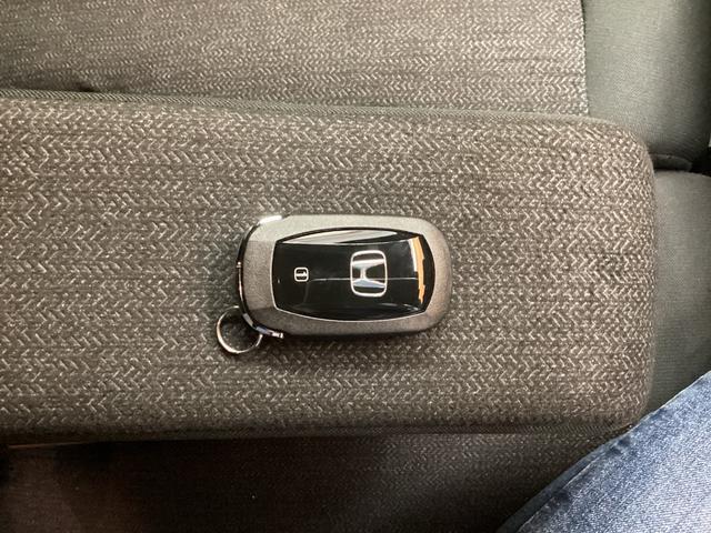 Ｎ－ＢＯＸカスタム ベースグレード　バックカメラ　両側スライド・片側電動　クリアランスソナー　オートクルーズコントロール　レーンアシスト　衝突被害軽減システム　オートライト　ＬＥＤヘッドランプ　スマートキー　アイドリングストップ（13枚目）