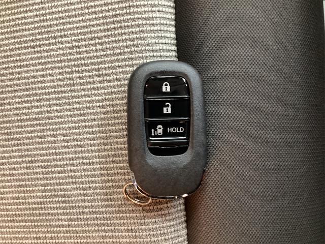 Ｎ－ＢＯＸ ベースグレード　バックカメラ　両側スライド・片側電動　オートクルーズコントロール　オートライト　スマートキー　電動格納ミラー　シートヒーター　ベンチシート　ＣＶＴ　ＡＢＳ　ＥＳＣ　エアコン　パワーステアリング（41枚目）