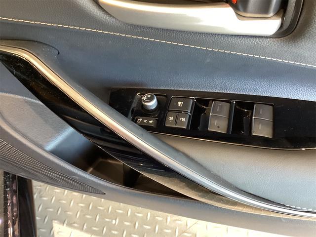 カローラツーリング ハイブリッド　ダブルバイビー　純正ナビ　ＥＴＣ　バックカメラ　ＴＶ　クリアランスソナー　オートクルーズコントロール　レーンアシスト　衝突被害軽減システム　アルミホイール　オートマチックハイビーム　オートライト（10枚目）