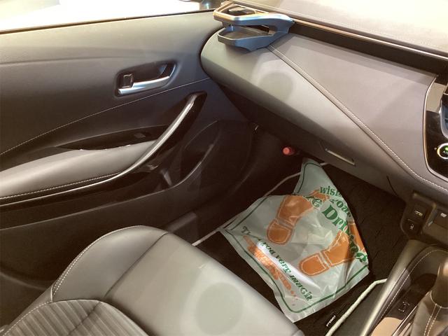 カローラツーリング ハイブリッド　ダブルバイビー　純正ナビ　ＥＴＣ　バックカメラ　ＴＶ　クリアランスソナー　オートクルーズコントロール　レーンアシスト　衝突被害軽減システム　アルミホイール　オートマチックハイビーム　オートライト（34枚目）