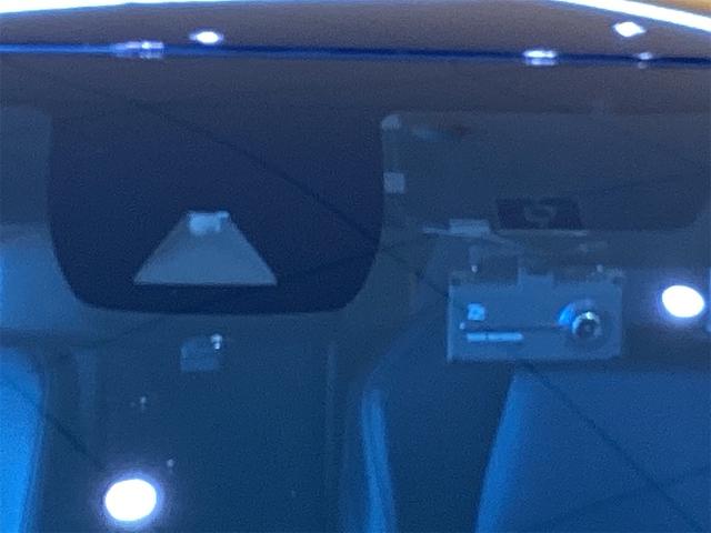 カローラツーリング ハイブリッド　ダブルバイビー　純正ナビ　ＥＴＣ　バックカメラ　ＴＶ　クリアランスソナー　オートクルーズコントロール　レーンアシスト　衝突被害軽減システム　アルミホイール　オートマチックハイビーム　オートライト（41枚目）
