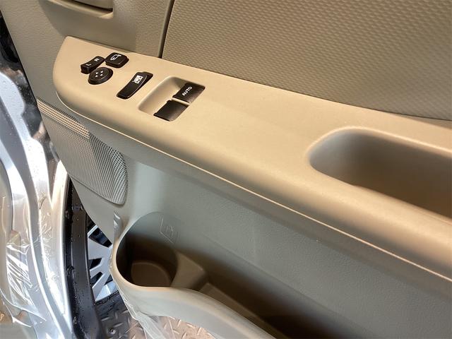 エブリイ ＰＣ　ＣＶＴ　衝突被害軽減システム　クリアランスソナー　レーンアシスト　両側スライドドア　アイドリングストップ　電動格納ミラー　オートライト　ＥＳＣ　エアコン　パワーウィンドウ　運転席エアバッグ（32枚目）