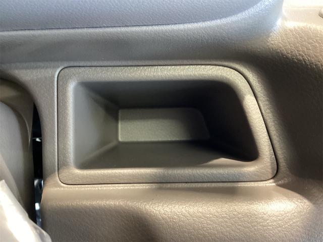 エブリイ ＰＣ　ＣＶＴ　衝突被害軽減システム　クリアランスソナー　レーンアシスト　両側スライドドア　アイドリングストップ　電動格納ミラー　オートライト　ＥＳＣ　エアコン　パワーウィンドウ　運転席エアバッグ（39枚目）