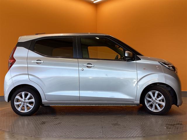 デイズ Ｘ　純正ナビ　ＥＴＣ　バックカメラ　ＴＶ　クリアランスソナー　スマートキー　アイドリングストップ　電動格納ミラー　ベンチシート　ＣＶＴ　ＡＢＳ　ＣＤ　ＵＳＢ　ミュージックプレイヤー接続可（11枚目）