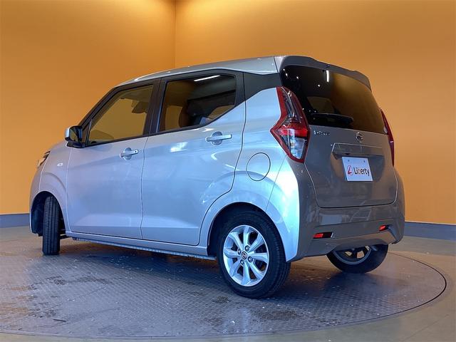 デイズ Ｘ　純正ナビ　ＥＴＣ　バックカメラ　ＴＶ　クリアランスソナー　スマートキー　アイドリングストップ　電動格納ミラー　ベンチシート　ＣＶＴ　ＡＢＳ　ＣＤ　ＵＳＢ　ミュージックプレイヤー接続可（14枚目）