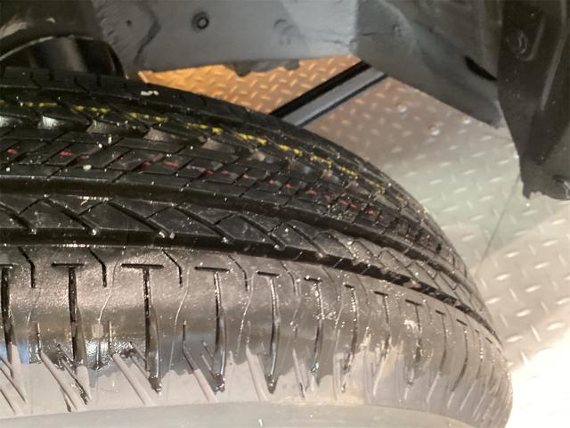 ジムニー ＸＣ　４ＷＤ　純正アルミホイール　ＬＥＤヘッドライト　フォグライト　クリアランスソナー　レーンアシスト　衝突被害軽減システム　ヘッドライトウォッシャー　スマートキー　アイドリングストップ　シートヒーター（25枚目）