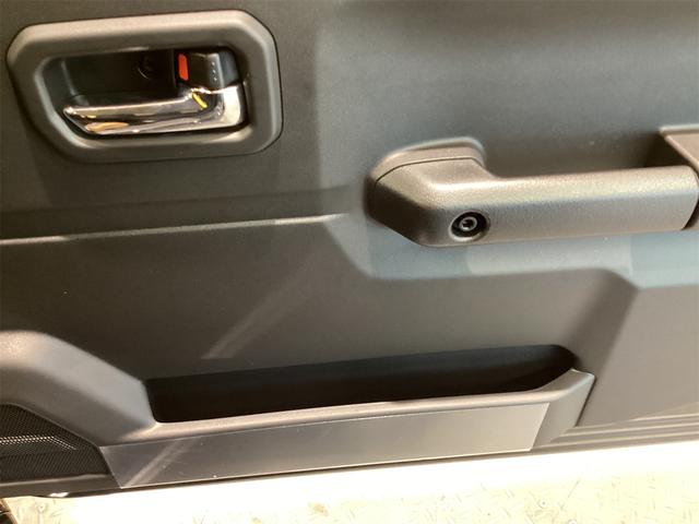 ジムニー ＸＣ　４ＷＤ　純正アルミホイール　ＬＥＤヘッドライト　フォグライト　クリアランスソナー　レーンアシスト　衝突被害軽減システム　ヘッドライトウォッシャー　スマートキー　アイドリングストップ　シートヒーター（32枚目）