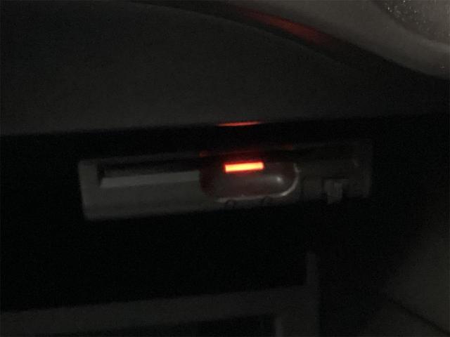 ノート ｅ－パワー　Ｘ　ブラックアロー　純正ナビ　Ｂｌｕｅｔｏｏｔｈ対応　ＥＴＣ　全周囲カメラ　ＴＶ　デジタルインナーミラー　クリアランスソナー　オートクルーズコントロール　レーンアシスト　衝突被害軽減システム　アルミホイール　オートライト（9枚目）