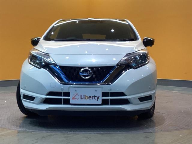 ノート ｅ－パワー　Ｘ　ブラックアロー　純正ナビ　Ｂｌｕｅｔｏｏｔｈ対応　ＥＴＣ　全周囲カメラ　ＴＶ　デジタルインナーミラー　クリアランスソナー　オートクルーズコントロール　レーンアシスト　衝突被害軽減システム　アルミホイール　オートライト（17枚目）