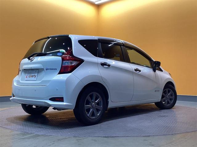 ノート ｅ－パワー　Ｘ　ブラックアロー　純正ナビ　Ｂｌｕｅｔｏｏｔｈ対応　ＥＴＣ　全周囲カメラ　ＴＶ　デジタルインナーミラー　クリアランスソナー　オートクルーズコントロール　レーンアシスト　衝突被害軽減システム　アルミホイール　オートライト（20枚目）