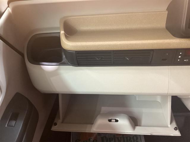 Ｎ－ＢＯＸ ベースグレード　バックカメラ　両側スライド・片側電動　オートクルーズコントロール　オートライト　スマートキー　アイドリングストップ　電動格納ミラー　ベンチシート　ＣＶＴ　ＡＢＳ　ＥＳＣ　エアコン　パワーステアリング（38枚目）