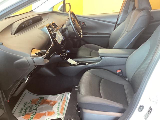 プリウス Ｓ　ナビ　ＥＴＣ　バックカメラ　ＴＶ　クリアランスソナー　クルーズコントロール　レーンアシスト　純正アルミホイール　オートマチックハイビーム　オートライト　ＬＥＤヘッドランプ（31枚目）