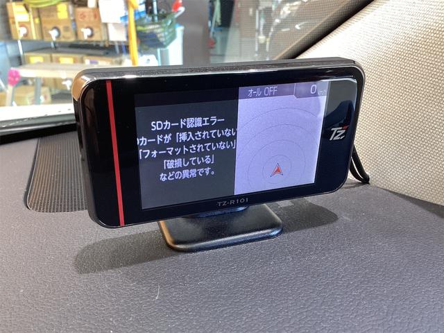 プリウス Ｓセーフティプラス　ＥＴＣ　バックカメラ　ナビ　ＴＶ　クリアランスソナー　オートクルーズコントロール　レーンアシスト　パークアシスト　衝突被害軽減システム　オートマチックハイビーム　オートライト（9枚目）