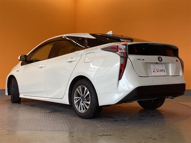 プリウス Ｓセーフティプラス　ＥＴＣ　バックカメラ　ナビ　ＴＶ　クリアランスソナー　オートクルーズコントロール　レーンアシスト　パークアシスト　衝突被害軽減システム　オートマチックハイビーム　オートライト（14枚目）