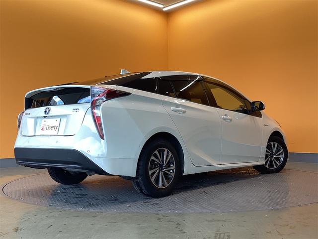 プリウス Ｓセーフティプラス　ＥＴＣ　バックカメラ　ナビ　ＴＶ　クリアランスソナー　オートクルーズコントロール　レーンアシスト　パークアシスト　衝突被害軽減システム　オートマチックハイビーム　オートライト（16枚目）