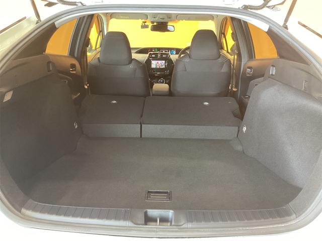 プリウス Ｓセーフティプラス　ＥＴＣ　バックカメラ　ナビ　ＴＶ　クリアランスソナー　オートクルーズコントロール　レーンアシスト　パークアシスト　衝突被害軽減システム　オートマチックハイビーム　オートライト（17枚目）