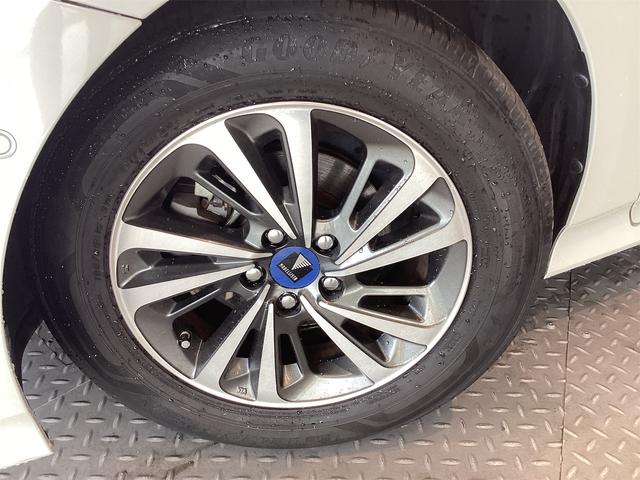 プリウス Ｓセーフティプラス　ＥＴＣ　バックカメラ　ナビ　ＴＶ　クリアランスソナー　オートクルーズコントロール　レーンアシスト　パークアシスト　衝突被害軽減システム　オートマチックハイビーム　オートライト（20枚目）