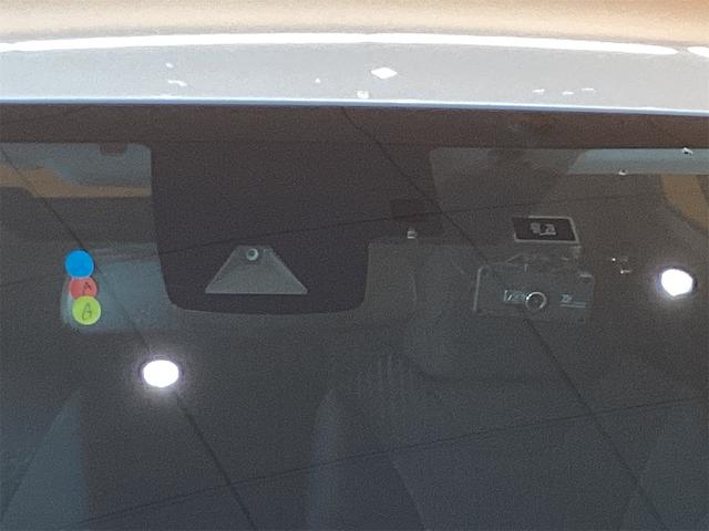 プリウス Ｓセーフティプラス　ＥＴＣ　バックカメラ　ナビ　ＴＶ　クリアランスソナー　オートクルーズコントロール　レーンアシスト　パークアシスト　衝突被害軽減システム　オートマチックハイビーム　オートライト（44枚目）