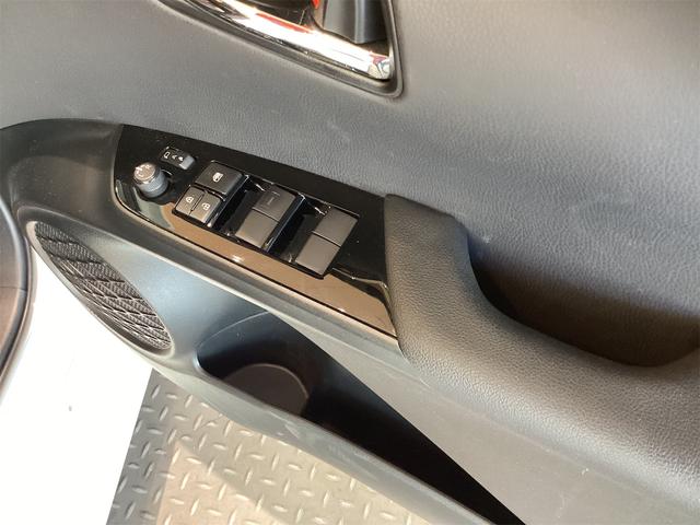 プリウス Ｓツーリングセレクション　純正ナビ　Ｂｌｕｅｔｏｏｔｈ対応　ＥＴＣ　ＴＶ　クリアランスソナー　オートクルーズコントロール　レーンアシスト　衝突被害軽減システム　アルミホイール　オートマチックハイビーム　ＬＥＤヘッドランプ（35枚目）