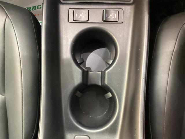 プリウス Ｓツーリングセレクション　純正ナビ　Ｂｌｕｅｔｏｏｔｈ対応　ＥＴＣ　ＴＶ　クリアランスソナー　オートクルーズコントロール　レーンアシスト　衝突被害軽減システム　アルミホイール　オートマチックハイビーム　ＬＥＤヘッドランプ（36枚目）