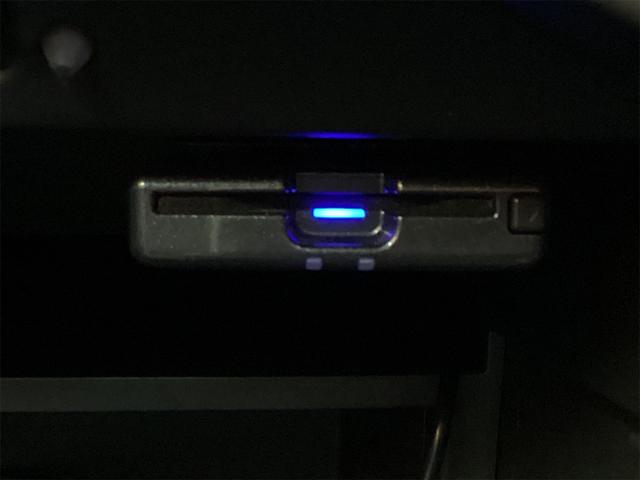 ノート Ｘ　ＥＴＣ　バックカメラ　ＴＶ　クリアランスソナー　レーンアシスト　衝突被害軽減システム　スマートキー　アイドリングストップ　電動格納ミラー　ＣＶＴ　盗難防止システム　衝突安全ボディ　ＡＢＳ　ＥＳＣ（12枚目）