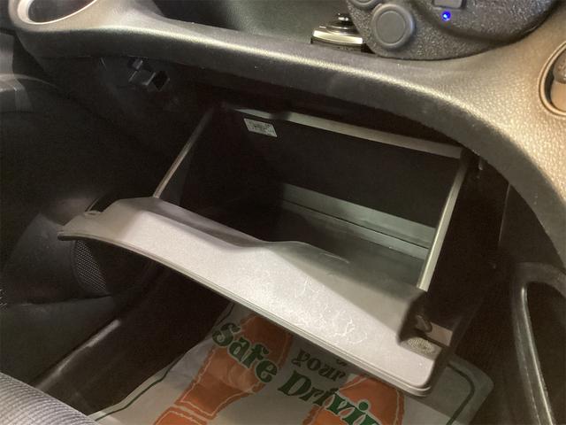 シエンタ ハイブリッドＧ　ＥＴＣ　バックカメラ　ナビ　ＴＶ　クリアランスソナー　レーンアシスト　衝突被害軽減システム　両側電動スライドドア　オートマチックハイビーム　オートライト　スマートキー　３列シート　ウォークスルー（36枚目）