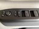 ベースグレード　両側スライド・片側電動　オートクルーズコントロール　オートライト　スマートキー　電動格納ミラー　シートヒーター　ベンチシート　ＣＶＴ　ＡＢＳ　ＥＳＣ　エアコン　パワーステアリング　パワーウィンドウ（13枚目）