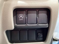 『アイドリングストップ』クルマが停車すると自動的にエンジンを停止し、無駄な燃料消費や排出ガスを抑えます。素早くエンジンを再始動させるなど、ドライバーの感覚とズレのない自然な制御を目指しています。 4
