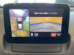 【全周囲カメラ】真上から車を見たようにモニターで確認ができる。是非実際の車で体感してみてください。 4