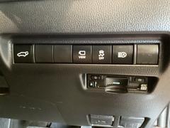 �����ȥޥ��å��ϥ��ӡ������Լ֤��и��֤Υ饤�Ȥ�ǧ�������ϥ��ӡ���ȥ����ӡ����ư���ڤ��ؤ��뵡ǽ�Ǥ����� 3