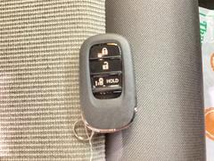 ���ޡ��ȥ��������ƥ���ץå��奨�󥸥󥹥����ȥ����ƥࡢ���󥸥��ư����ߤ��󥿥å��ǹԤ��������Υ��å��ޤǥɥ��Υ֤˿������ǥ�󥿥å����ǹԤ����Ȥ�����ޤ��� 4